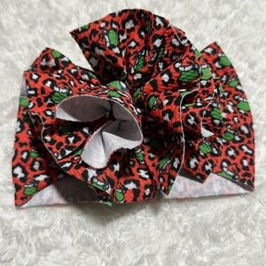 The grinch bow